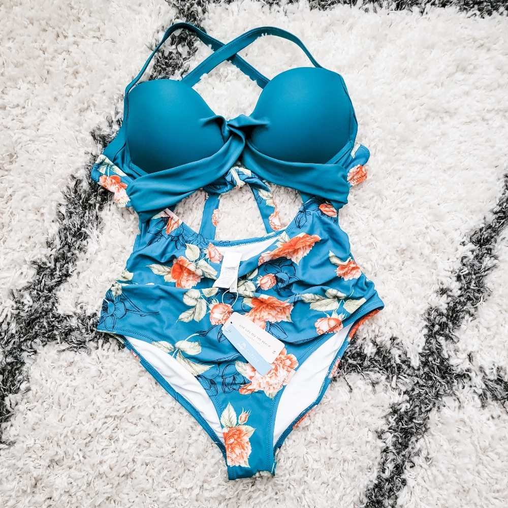 CUPSHE Floral Twist Cutout One-Piece 16/18 0X
